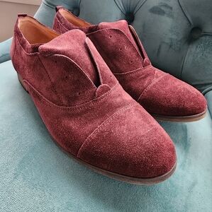 Women's Suede Flats - Burgundy